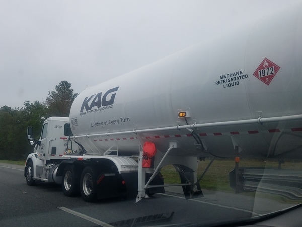 LNG tanker truck, Southbound I-75, 2018-03-26; Photo John S. Quarterman